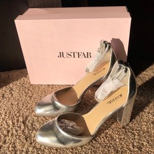 Silver pumps
